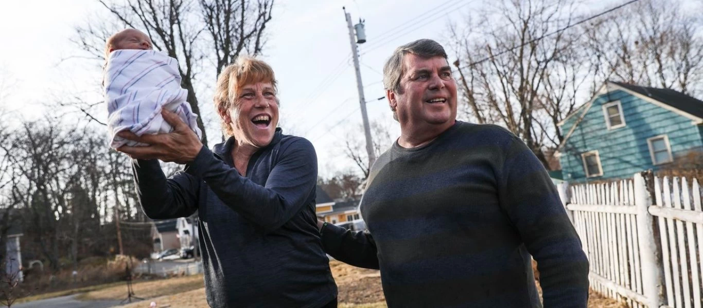 ΗΠΑ: 57χρονη έγινε μητέρα 5 χρόνια μετά τον θάνατο της 13χρονης κόρης της